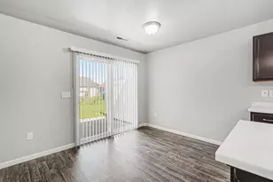 1010 W Villas Dr, Vicksburg, MI 49097 - Photo 8