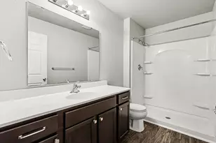 1010 W Villas Dr, Vicksburg, MI 49097 - Photo 14