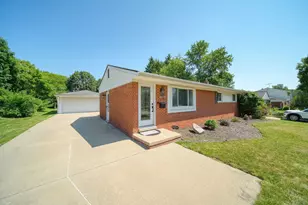 732 Bassett Dr, Saline, MI 48176 - Photo 1
