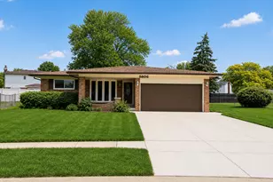 5806 Wedgewood Rd, Canton, MI 48187 - Photo 2