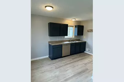 7060 Victory Avenue, Warren, MI 48091 - Photo 2
