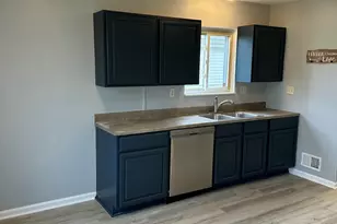 7060 Victory Ave, Warren, MI 48091 - Photo 2