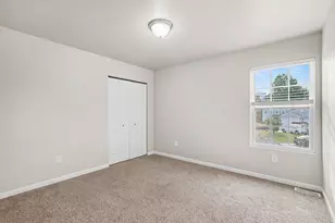 1040 Broken Ridge Dr, Lansing, MI 48917 - Photo 16