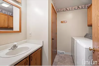 8670 Wolven Avenue NE, Rockford, MI 49341 - Photo 18