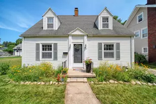 716 Woodfield Dr, Jackson, MI 49203 - Photo 1
