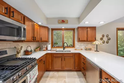 7036 Treetop Lane NE #24, Rockford, MI 49341 - Photo 4