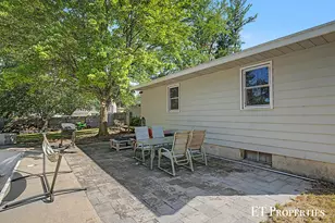 2440 Saratoga Dr NE, Grand Rapids, MI 49525 - Photo 32