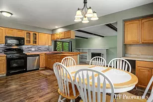 2440 Saratoga Dr NE, Grand Rapids, MI 49525 - Photo 4