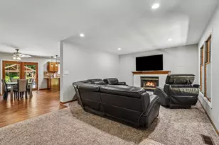 15843 Brucker St, Grand Haven, MI 49417 - Photo 8