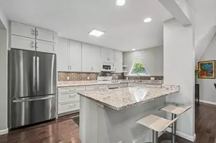 5924 Dunham Ln, Stevensville, MI 49127 - Photo 8