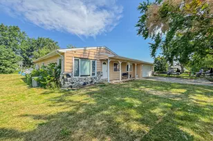 1032 Birdie Dr, Lake Isabella, MI 48893 - Photo 4