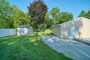 5445 Sharon Dr, Jackson, MI 49203 - Photo 48