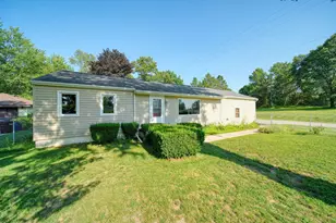 5445 Sharon Dr, Jackson, MI 49203 - Photo 1
