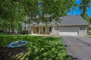 275 Jacaranda Dr, Battle Creek, MI 49015 - Photo 2