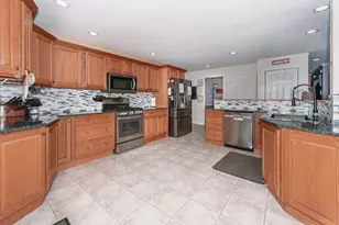 275 Jacaranda Dr, Battle Creek, MI 49015 - Photo 10