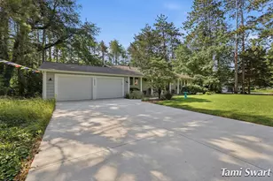 16864 Timber Dunes Dr, Grand Haven, MI 49417 - Photo 4