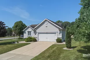 1017 Sunset Hills Ct NW, Grand Rapids, MI 49534 - Photo 36