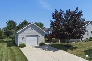 1017 Sunset Hills Ct NW, Grand Rapids, MI 49534 - Photo 2