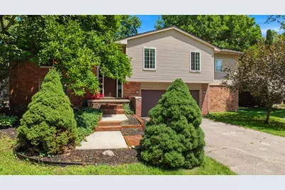 7737 Collingwood Drive, Brighton, MI 48114 - Photo 2