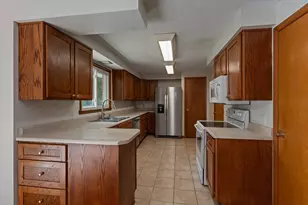 8696 Maplewood Dr, Berrien Springs, MI 49103 - Photo 4