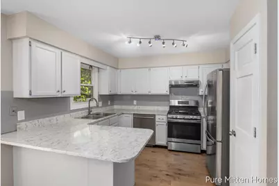 2047 Wolfboro Drive SE, Grand Rapids, MI 49508 - Photo 10