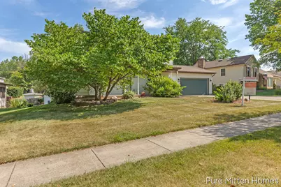 2047 Wolfboro Drive SE, Grand Rapids, MI 49508 - Photo 2