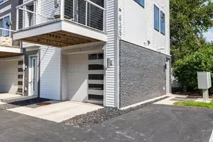 635 Fairview Ave NE, Grand Rapids, MI 49503 - Photo 2