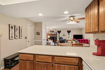 1604 W Kilgore Road, Kalamazoo, MI 49008 - Photo 6