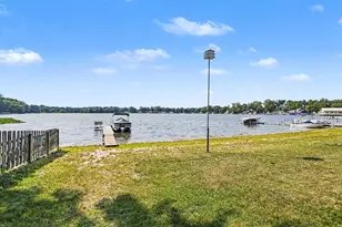 68695 Lake Ct, Edwardsburg, MI 49112 - Photo 18
