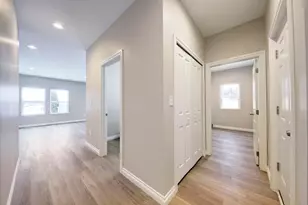 33724 Barrington St, Westland, MI 48186 - Photo 4