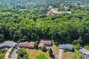 3052 Bonita Dr SE, Grand Rapids, MI 49508 - Photo 2