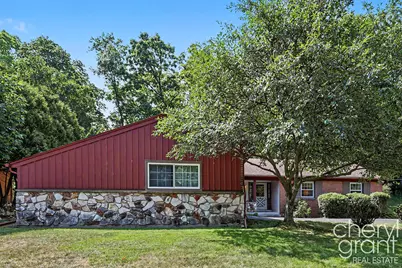 3052 Bonita Drive SE, Grand Rapids, MI 49508 - Photo 2