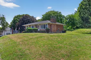 403 Hill St, Jackson, MI 49202 - Photo 1