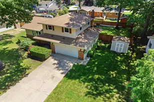 1076 Lancelot Dr, Muskegon, MI 49445 - Photo 8