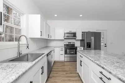 303 Middle Street, Three Rivers, MI 49093 - Photo 8