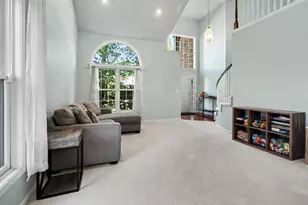 2877 Leslie Park Cir, Ann Arbor, MI 48105 - Photo 10