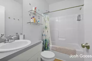 2106 Celadon Dr NE, Grand Rapids, MI 49525 - Photo 16