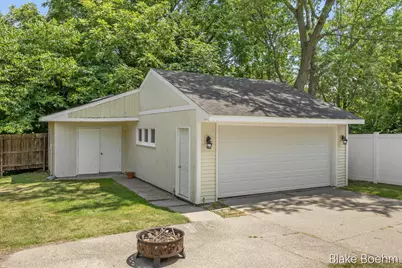 118 Lauderdale Avenue NE, Grand Rapids, MI 49546 - Photo 30