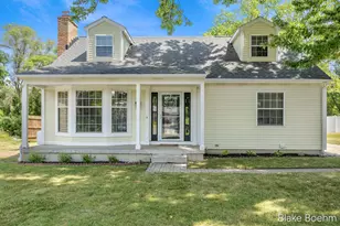 118 Lauderdale Ave NE, Grand Rapids, MI 49546 - Photo 1