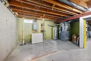 118 Lauderdale Ave NE, Grand Rapids, MI 49546 - Photo 22
