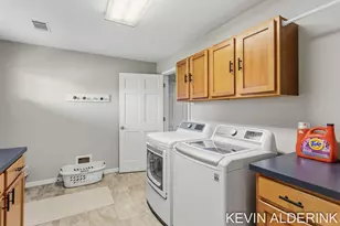 9325 Garden View Dr, Zeeland, MI 49464 - Photo 42
