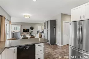 9325 Garden View Dr, Zeeland, MI 49464 - Photo 12