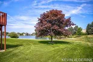 9325 Garden View Dr, Zeeland, MI 49464 - Photo 2