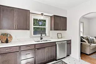 2304 Central Ave, Muskegon, MI 49445 - Photo 12