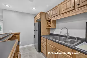 405 Douglas St, Muskegon, MI 49445 - Photo 34