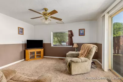 522 Ionia Street, Belding, MI 48809 - Photo 4
