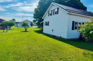 111 S Hemlock St, Evart, MI 49631 - Photo 4