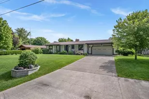 17882 Channel View Dr, Spring Lake, MI 49456 - Photo 2