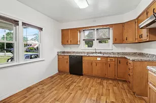 509 N Delia St, Ludington, MI 49431 - Photo 10