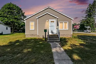 509 N Delia St, Ludington, MI 49431 - Photo 1